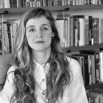 Ana Estaregui, autora de "Fazer círculos com mãos de ave". Foto: Alexandre Wagner