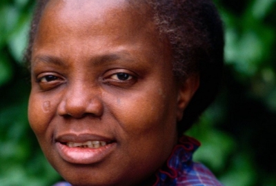 Buchi Emecheta, autora de No fundo do poço