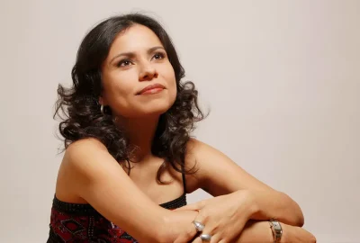 Carola Saavedra, autora de "O mundo desdobrável: ensaios para depois do fim"