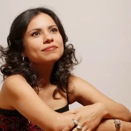 Carola Saavedra, autora de "O mundo desdobrável: ensaios para depois do fim"