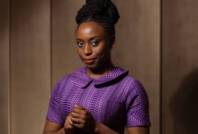 A nigeriana Chimamanda Ngozi Adichie