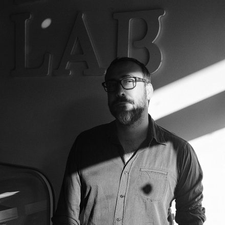 Guilherme Gontijo Flores, autor de "Panapaná"