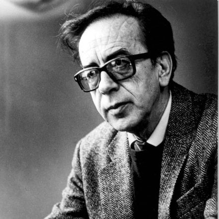 Ismail Kadaré: personagens e ações representam uma crítica à tirania.