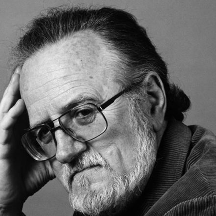 O chileno José Donoso, autor de "Contos completos"