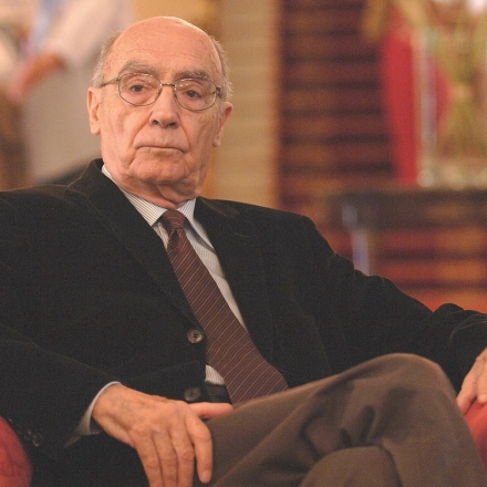 José Saramago, autor de “Uma luz inesperada” e “O silêncio da água”