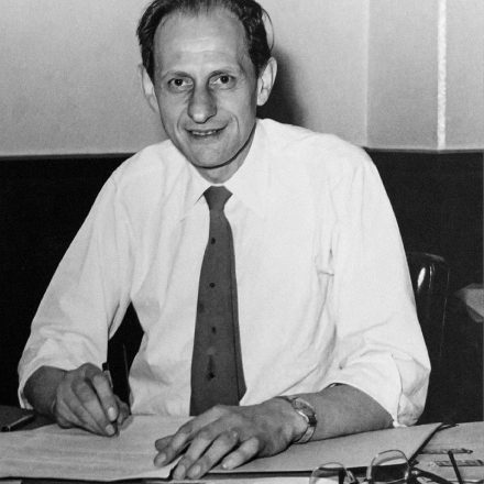 Karl Alfred Loeser, autor de "Réquiem"