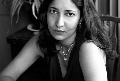 Kiran Desai: interferências do narrador enfraquecem a verossimilhança do romance.