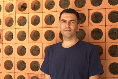 Leonardo Gandolfi, autor de "Pote de mel e outros poemas". Foto: Marilia Garcia