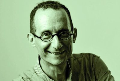 Luis S. Krausz, autor de "O outono dos ipês-rosas"