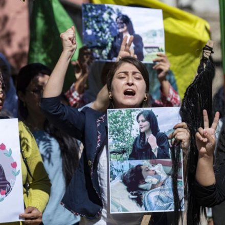 Protestos contra a morte de Mahsa Amini ganharam o mundo