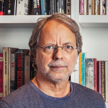 Mia Couto é um dos destaques da Bienal Internacional do Livro de Pernambuco