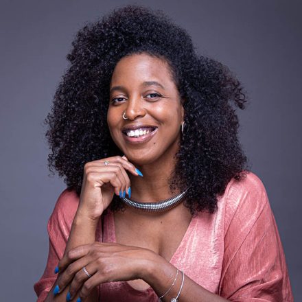 Midiã Noelle, autora de "Comunicação antirracista"