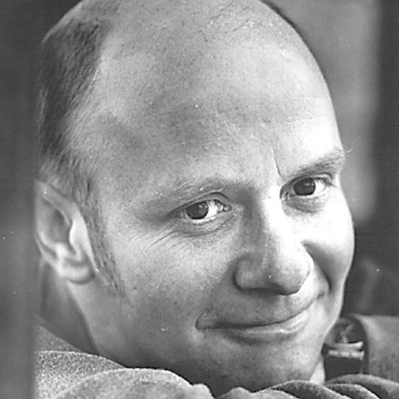 Nick Hornby é ótimo para criar personagens e o faz dando voz a eles.