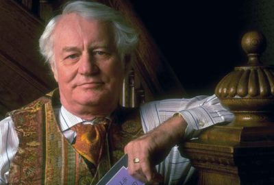 O poeta Robert Bly