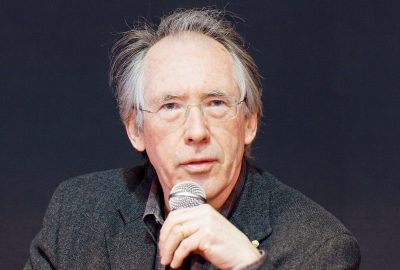 Ian McEwan, autor de "Na praia"