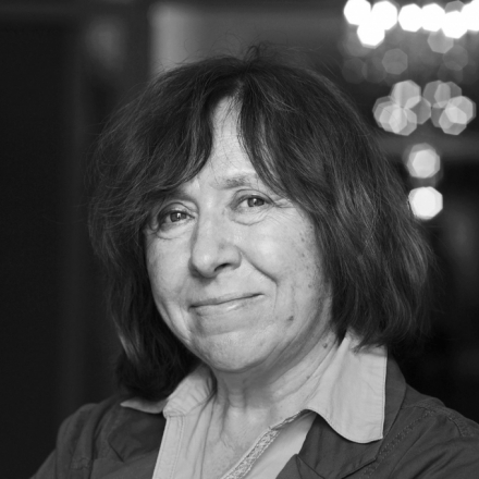 A bielorussa Svetlana Alexievich, uma das signatárias do manifesto contra a guerra da Ucrânia