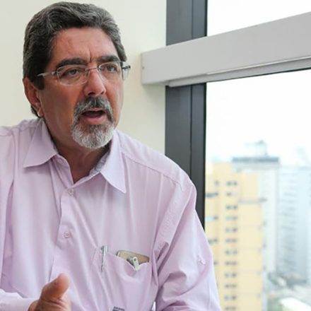 Ubiratan de Paula Santos, um dos organizadores de "São Paulo, 2025 – riqueza e desigualdades"