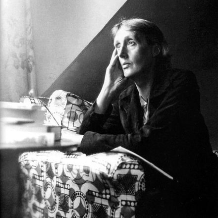 Virginia Woolf: objetividade e argúcia nos detalhes sobre Londres.