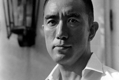 Yukio Mishima, autor de “O marinheiro que perdeu as graças do mar”