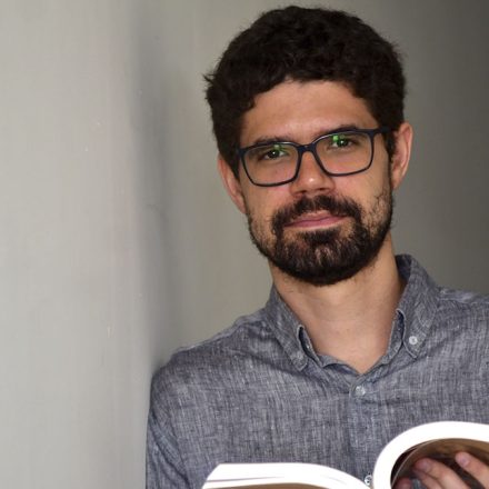 O editor da Cepe, Diogo Guedes, é um dos responsáveis pela avaliação dos livros inscritos