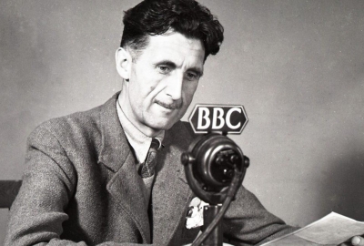 George Orwell, autor de “A revolução dos bichos”