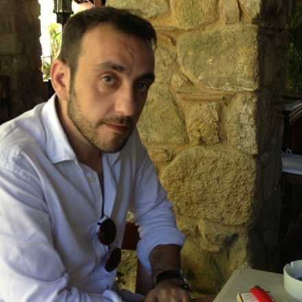 O escritor francês Jérôme Ferrari em Paraty, durante a Flip 2013