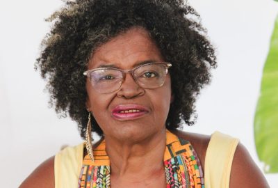 Miriam Alves, autora de "Juntar pedaços"