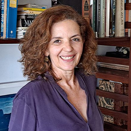 Sheila Hue, organizadora de "O Cancioneiro das Baldaias"