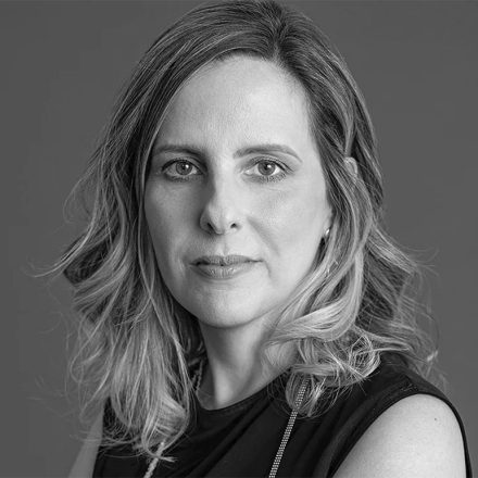 Tati Bernardi, autora de "A boba da corte"